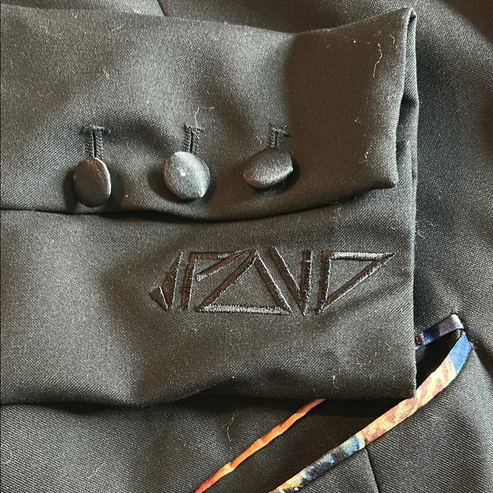 Black blazer product of Volcom by design - Picture 2 of 11